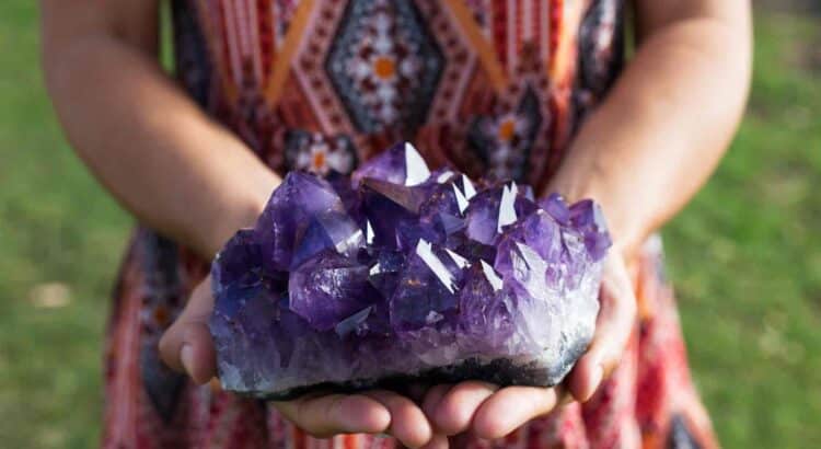 Amatista La piedra que nos ayuda a relajarnos y nos da energía